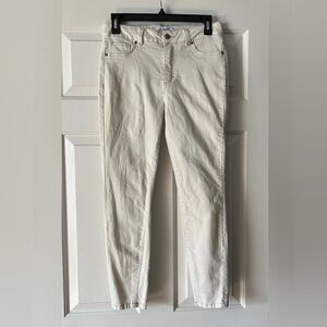 D. Jeans ladies jeans